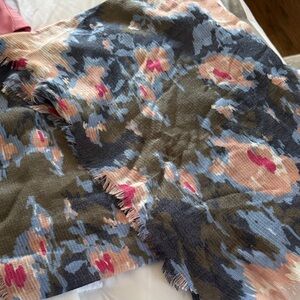 Stella and Dot Floral Patterned Scarf